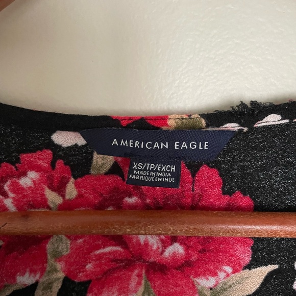 American Eagle XS Floral Red Pink Black Boho Crop Top Blouse - Picture 2 of 10